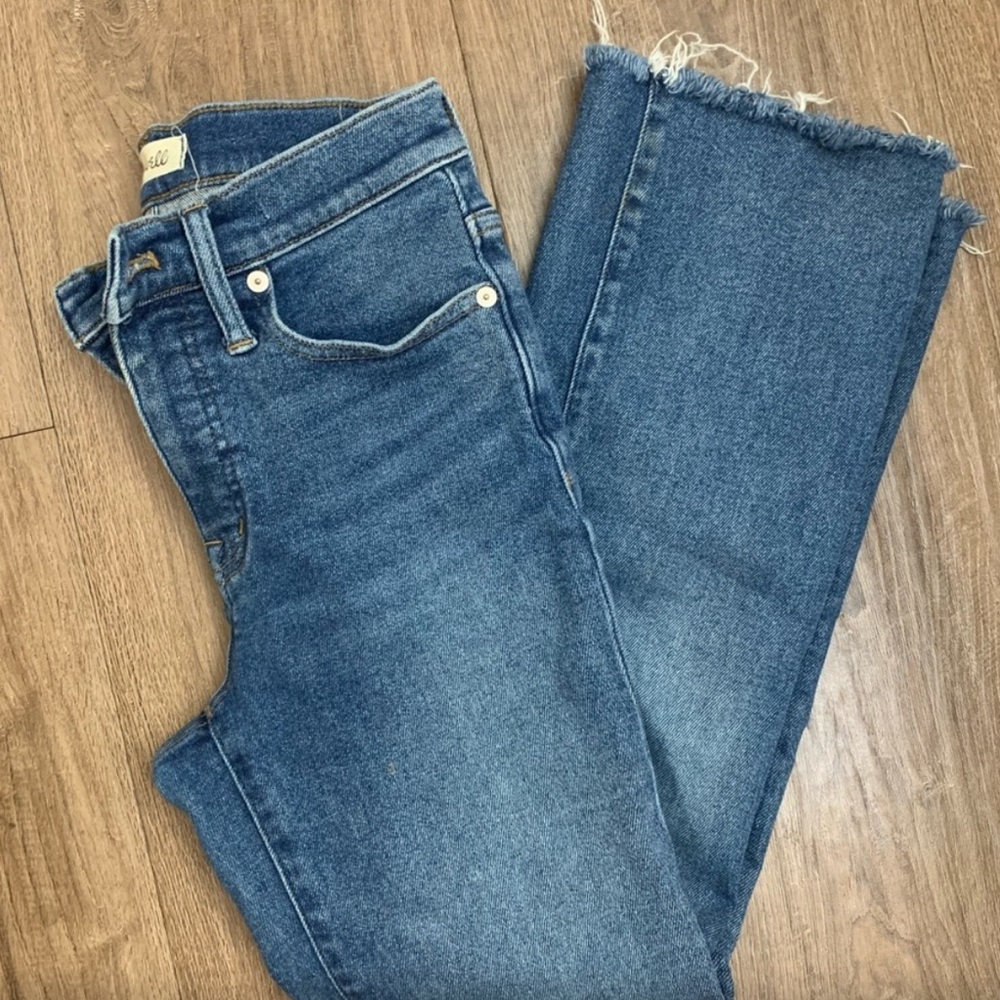Madewell Cropped Ankle Frayed Hem Jeans in Medium Blue